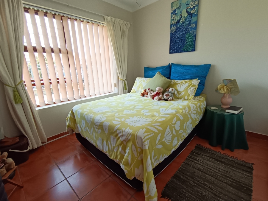4 Bedroom Property for Sale in Wavecrest Eastern Cape